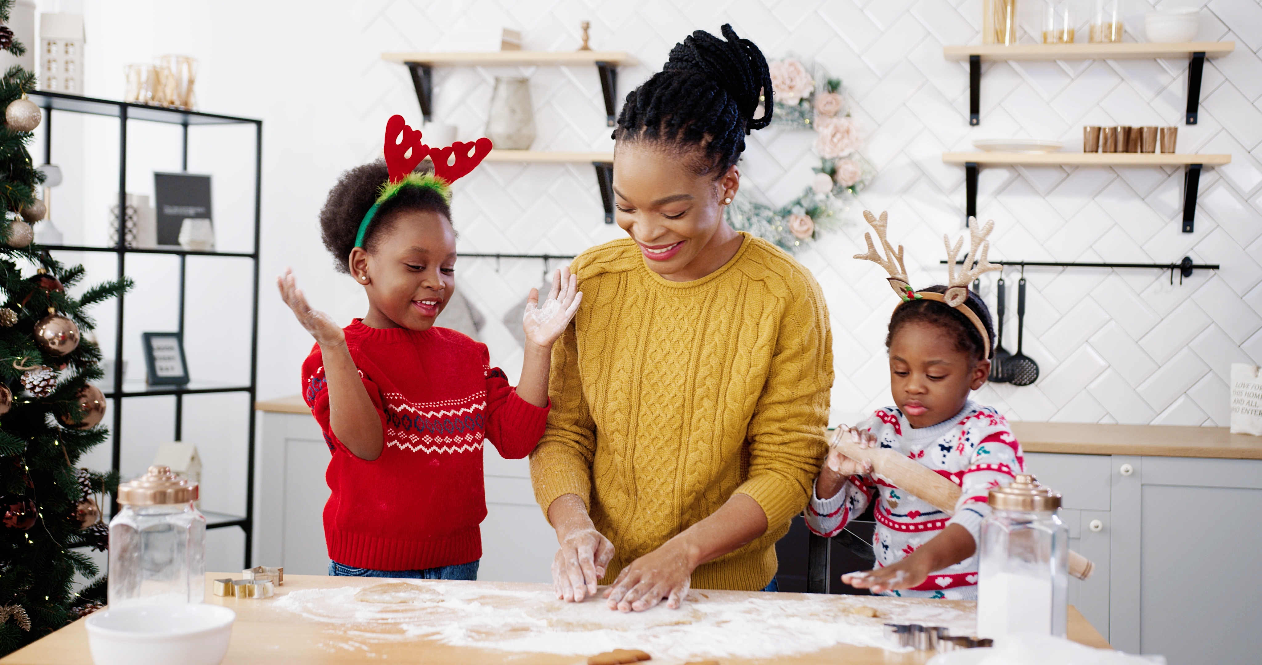 7 New Holiday Traditions To Try This Year Image